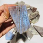 32-pieces-blue-moonstone-mixed-sunstone-free-form-wholesale-crystals-388216