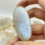 67-pieces-high-quality-small-blue-moonstone-palm-210786